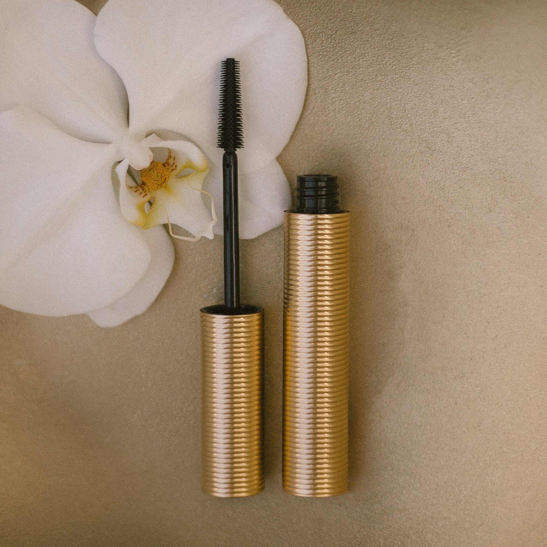 Mitzi Mascara clean formulation eye makeup lash separating wand with white orchid - Eco By Sonya Europe