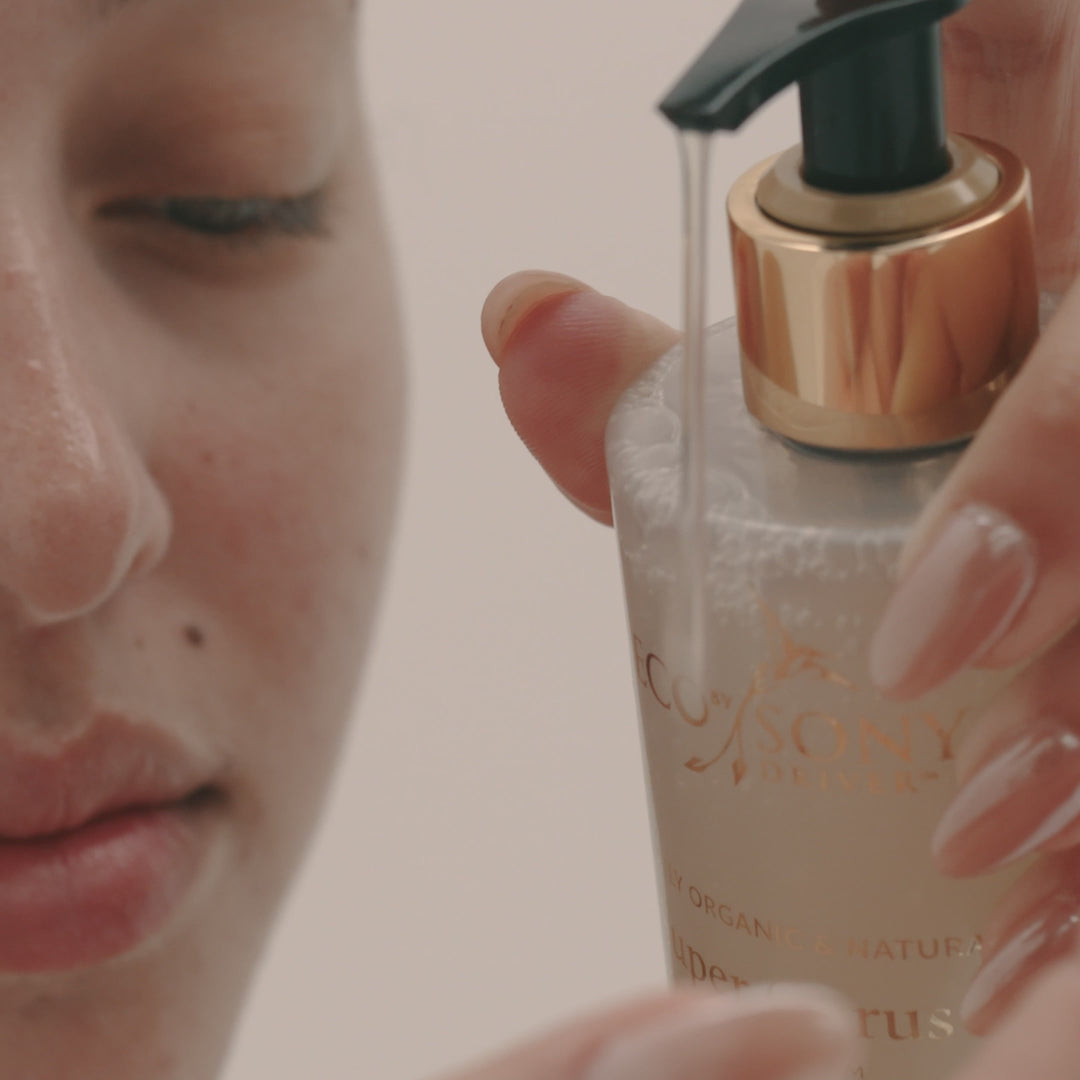 Super Citrus Cleanser natural organic face wash applying on skin